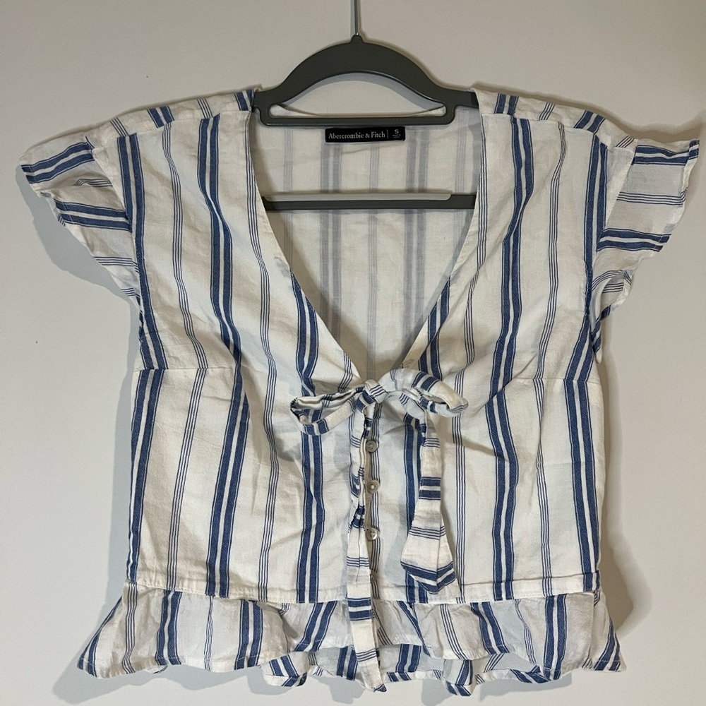 ABERCROMBIE striped tie front ruffle crop top